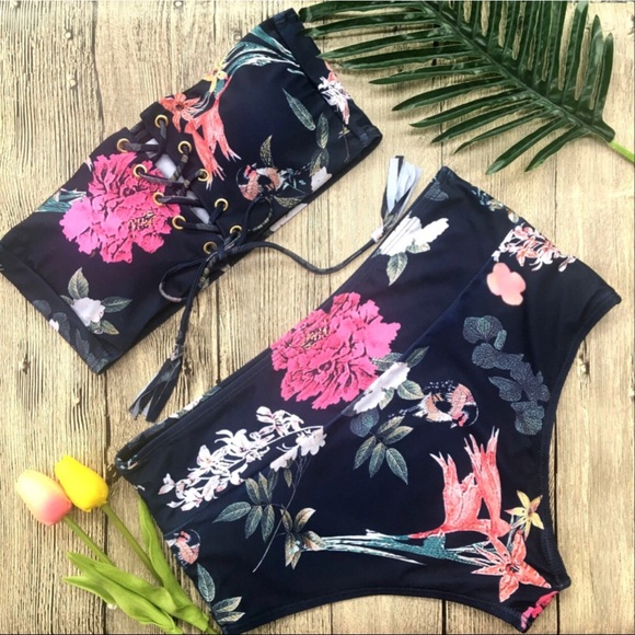 🖤ONLY ONE LEFT🖤 Navy Lace Up Floral Bikini - Picture 3 of 6